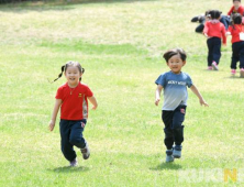 하루 2시간도 못 노는 어린이들…‘놀 권리’, 법으로 보장해야