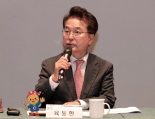 강원FC 홈경기 지자체장 출입제한…정치권 비판 이어져