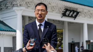 ‘국힘 탈당’ 김상욱 “이재명·이준석 만나고 싶어”