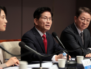 김문수 “공식 후보 선출 직후 당 밖 인물과 단일화? 말 되나”