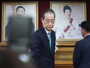 한덕수, 박정희 생가 찾아 “제가 모신 첫 대통령…뜻 새기겠다”
