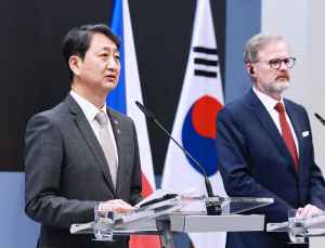 ‘체코원전 가처분 움직임 몰랐나’ 지적에…안덕근 “현지서도 예상 못해”