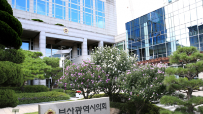 역대급 망작 '세계라면축제'…부산시의회로도 불똥