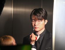 SOOP 광고 영상 촬영하는 ‘페이커’ 이상혁 [쿠키 포토]