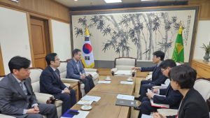 김진열 군위군수, 김정기 권한대행 만나 TK신공항 등 현안 지원 요청
