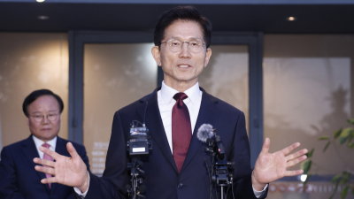 김문수 측 “명백한 대통령 후보…누구도 위치 흔들 수 없어”