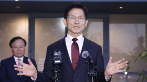 [단독] 김문수, 후보자격 박탈에 출마 강행 기자회견…金 측, 법적 대응 시사