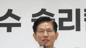 김문수 “국힘, 야밤에 정치 쿠데타…법적조치 착수”