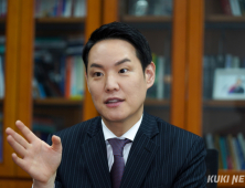 김한규 “김문수 상대, 굳이?…상상 속 적과 가짜전쟁 중”