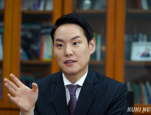 김한규 “김문수 상대, 굳이?…상상 속 적과 가짜전쟁 중”