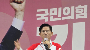 김문수 “윤 전 대통령 탈당은 본인 선택”…출당엔 선 그어