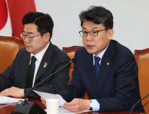 25만원 민생지원금…민주당 진성준 “경제 상황 보고 추진” [21대 대선]