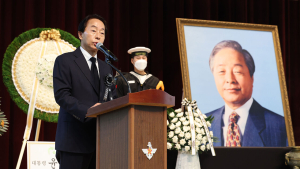 ‘YS 차남’ 김현철, 이준석 지지…李 “YS 계승해 정치개혁 길 걷겠다” [21대 대선]