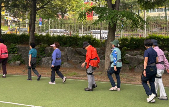 천안시 ‘웨어러블 로봇’ 통한 어르신 건강관리