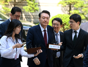 연이어 나오는 ‘尹 탈당설’…“오늘이 적절한 시기” [21대 대선]