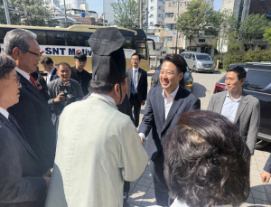 이준석, 부산 성균관유도회 방문 [쿡 정치포토]