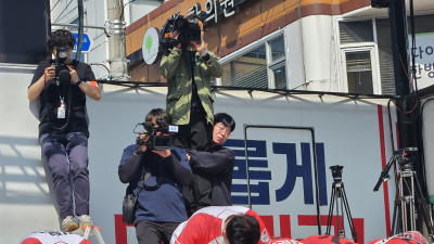 김문수, 진주서 ‘큰 절’‧밀양서 ‘아리랑’…이재명 저격 발언 쏟아내 [21대 대선]