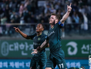 ‘하위 리그 반란’…K리그2 김포FC,  ‘디펜딩 챔피언’ 포항 꺾고 8강