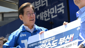 '캐스팅보트' 부산 표심 구애하는 '3인 3색'의 부산 공약은[21대 대선]