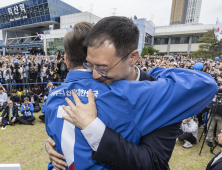 김상욱‚ 이재명 끌어안고 “참된 보수주의자…대통령 위해 최선”