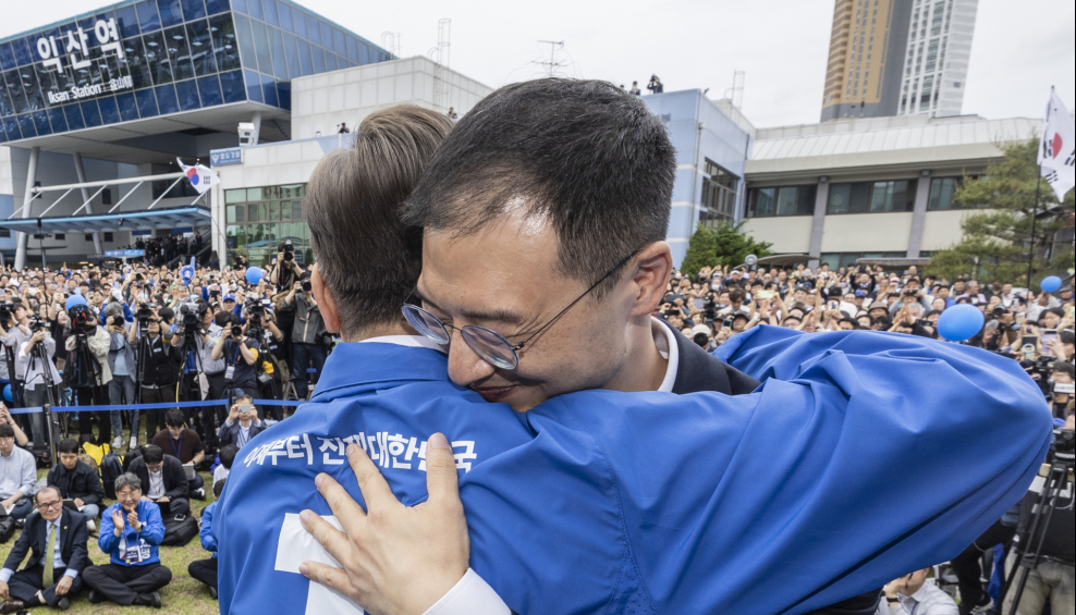 김상욱‚ 이재명 끌어안고 “참된 보수주의자…대통령 위해 최선”