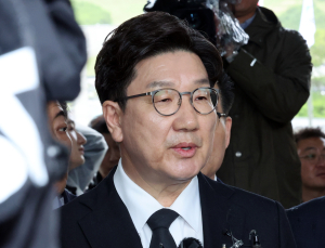 권성동 “대선 시대 정신은 尹‧李 동반 퇴진” [21대 대선]