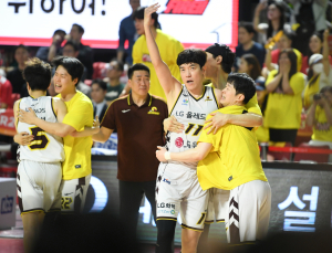 프로농구 LG, 28년 만에 창단 첫 챔프전 우승…MVP 허일영