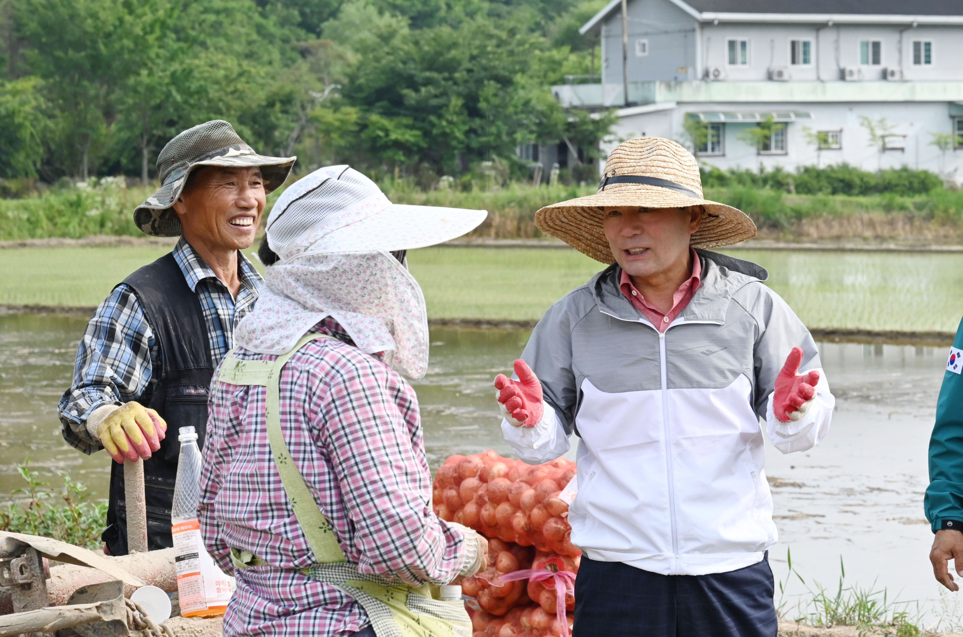 창녕군, 마늘·양파 수확철 맞아 인력 수급 총력 대응