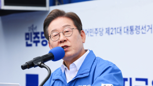 이재명 “차별금지법, 방향 맞지만 현안 얽혀있어”…권 “영원히 못할 듯” [21대 대선]