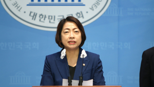 황정아 “김문수, ‘연임’과 ‘중임’ 구분 못 하냐…장기집권 프레임 씌우지 말아야” [21대 대선]