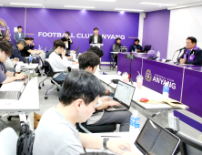 잇단 오심 판정 논란에 격한 감정 쏟아낸 FC안양 최대호 구단주...심판 공정성 강화 요구