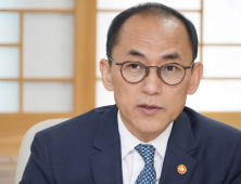 개인정보위원장 “SKT 유출, 국민신뢰 위협…강력 제재할 것”