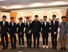 ‘17전 18기’ 박정환, 신진서 꺾었다…변상일과 8강 격돌 [바둑]