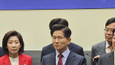김문수, 한국거래소 방문…“경제대통령 되어 자본시장 튼튼히 만들 것” [쿡 정치포토]