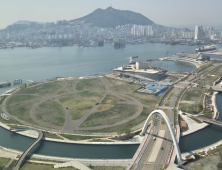 북항 야구장, 물건너 가나…민주 '당내 반대' 국힘 '사직야구장 개폐식 돔구장 재건축'