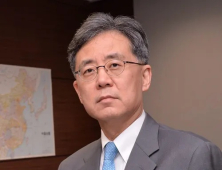 “외교는 더 이상 의전이 아니다”