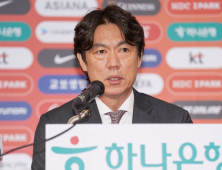 홍명보 “전진우 발탁·유럽파 제외? 준비된 선수에게 기회 줘야”