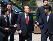 대선 전 마지막 공판…尹, 증인·취재진 질문에 ‘침묵’