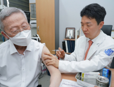 RSV 백신 ‘아렉스비’ 국내 접종 시작…다음달부터 전국 확대