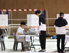 사전투표 2일차 11시 투표율 24.55%…지난 대선比 1.19%p↑ [21대 대선]